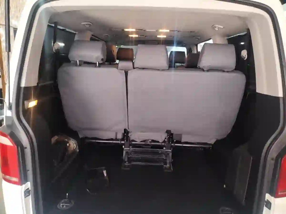 2016 Volkswagen 2016 Volkswagen Transporter 2.0 TDI DSG photo 8