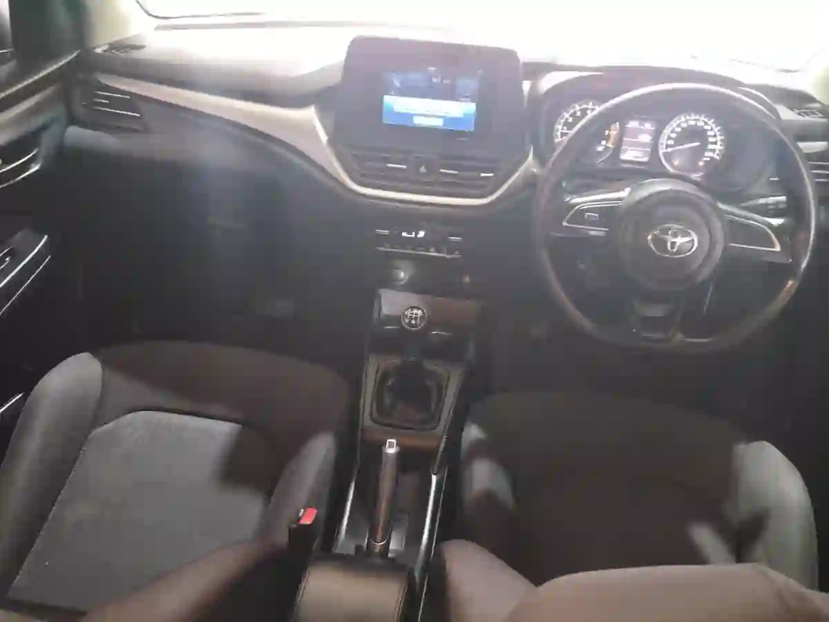2023 Toyota 2023 TOYOTA STARLET 1.5 photo 6